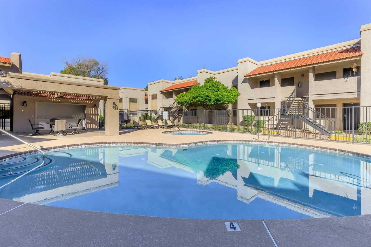 Marabrisa Condominiums - Photo 6 of 45