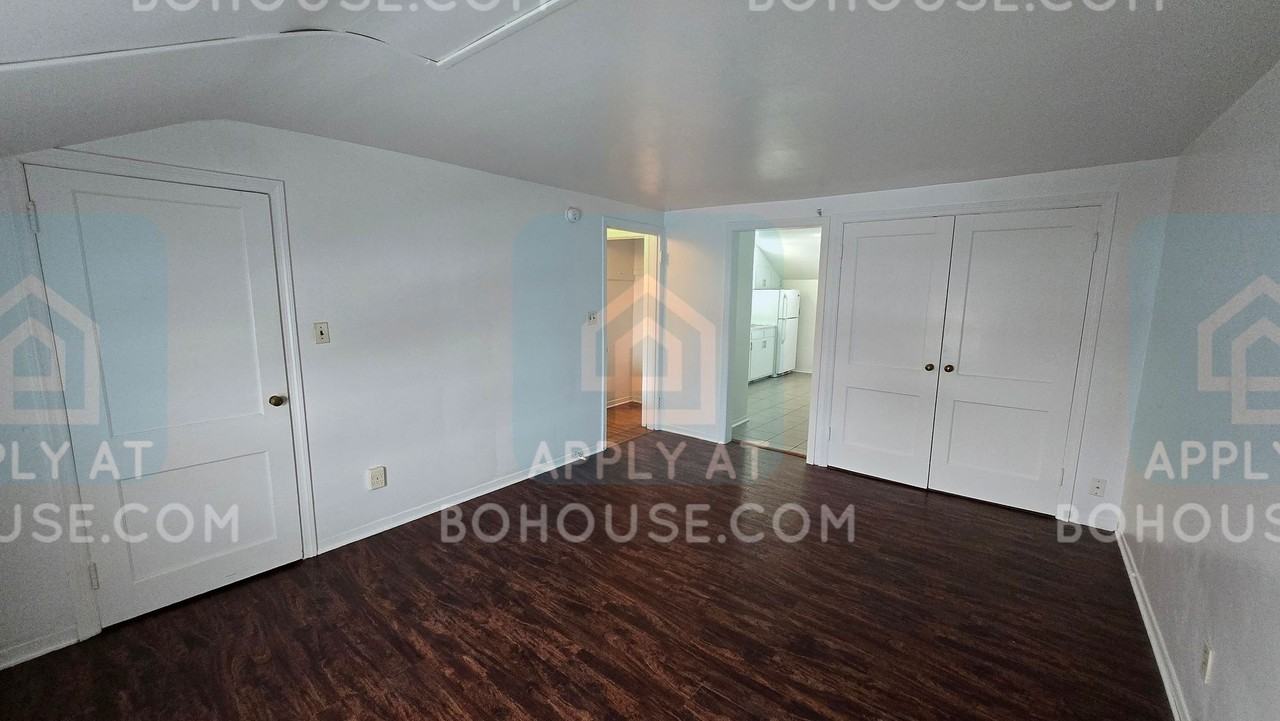 3202 McArthur - Photo 3 of 13