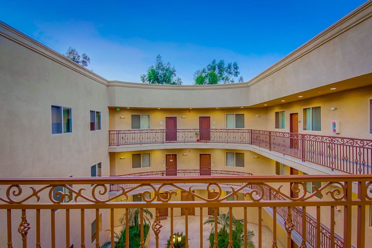 Devonshire Villas - Photo 3 of 4