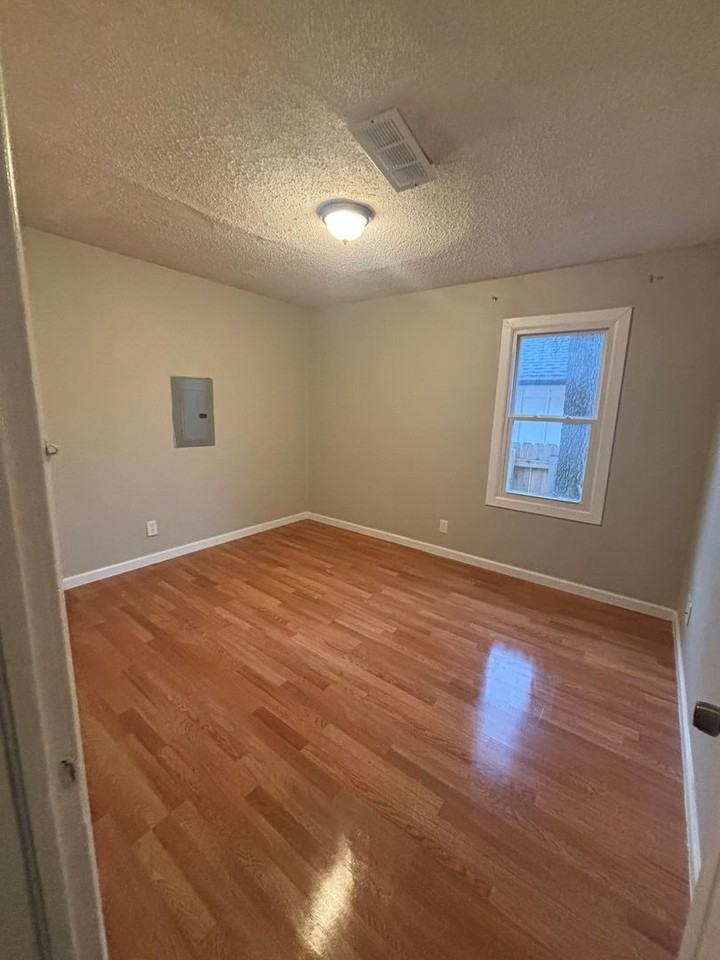 435 East Latimer Place North - Photo 3 of 6