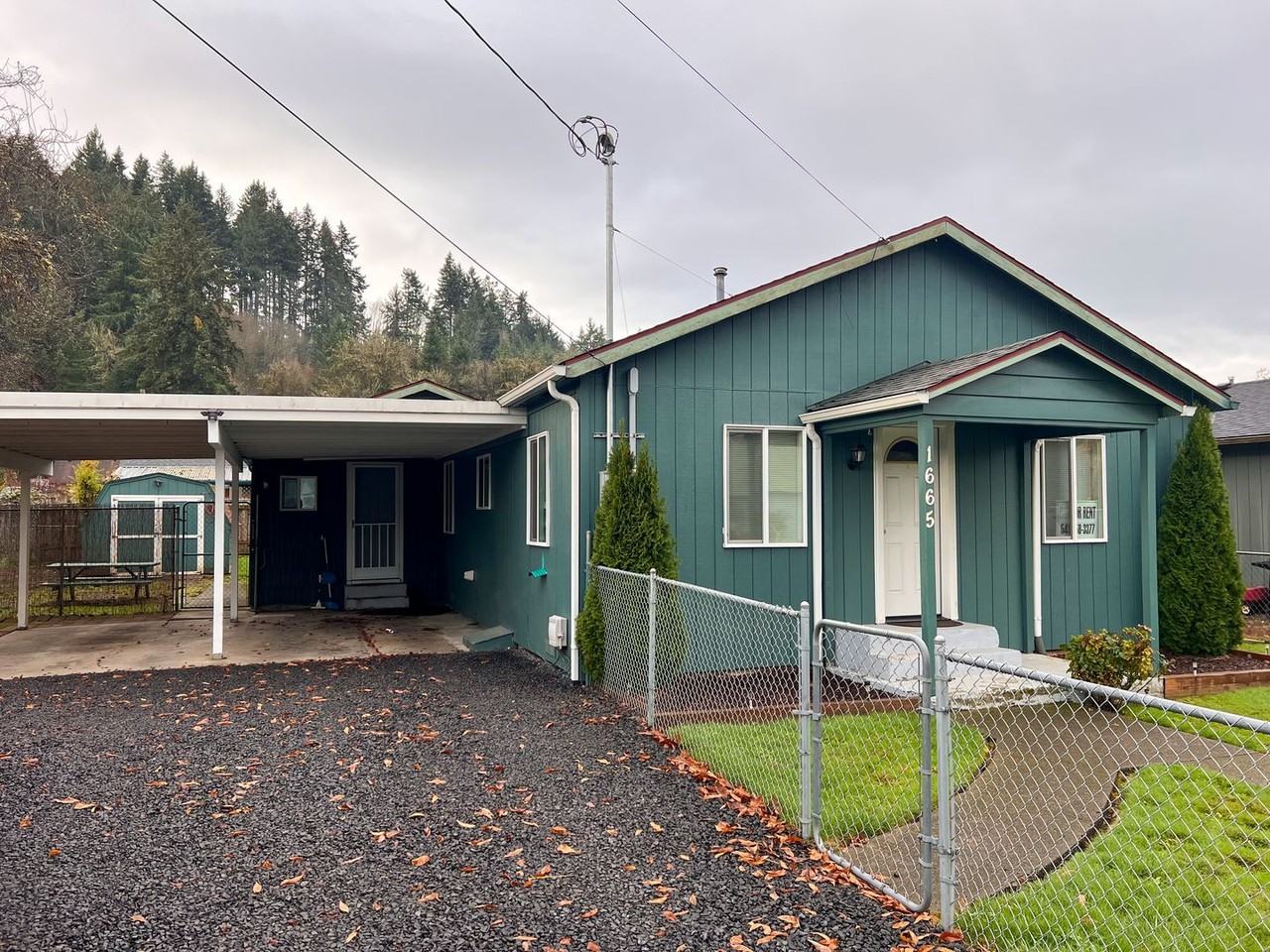 1665 Dogwood St - Photo 2 of 13