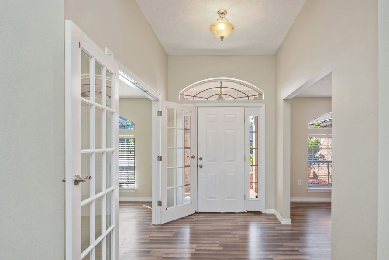 6215 Shire Ln - Photo 4 of 42