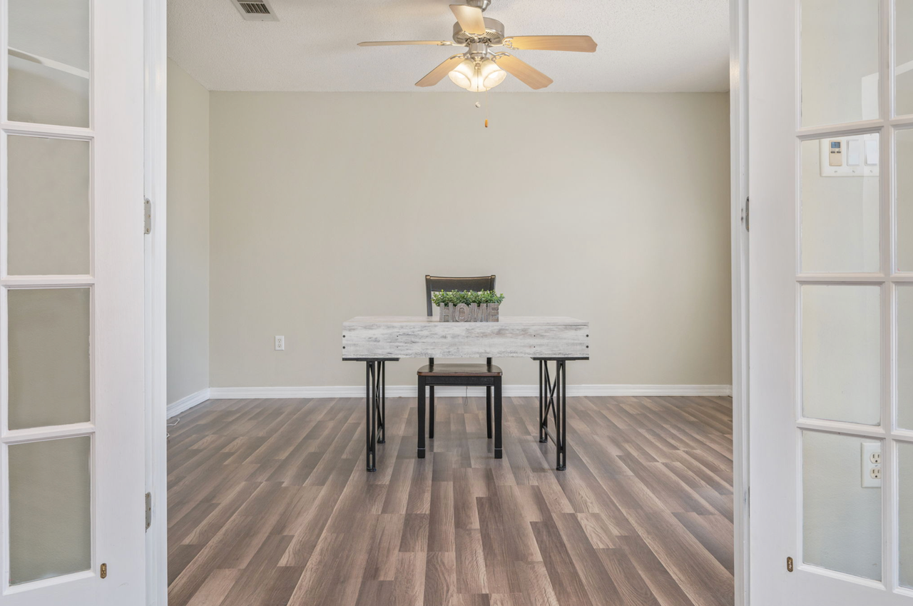 6215 Shire Ln - Photo 6 of 42