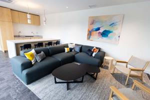 featured image of 4225 Se Milwaukie Ave