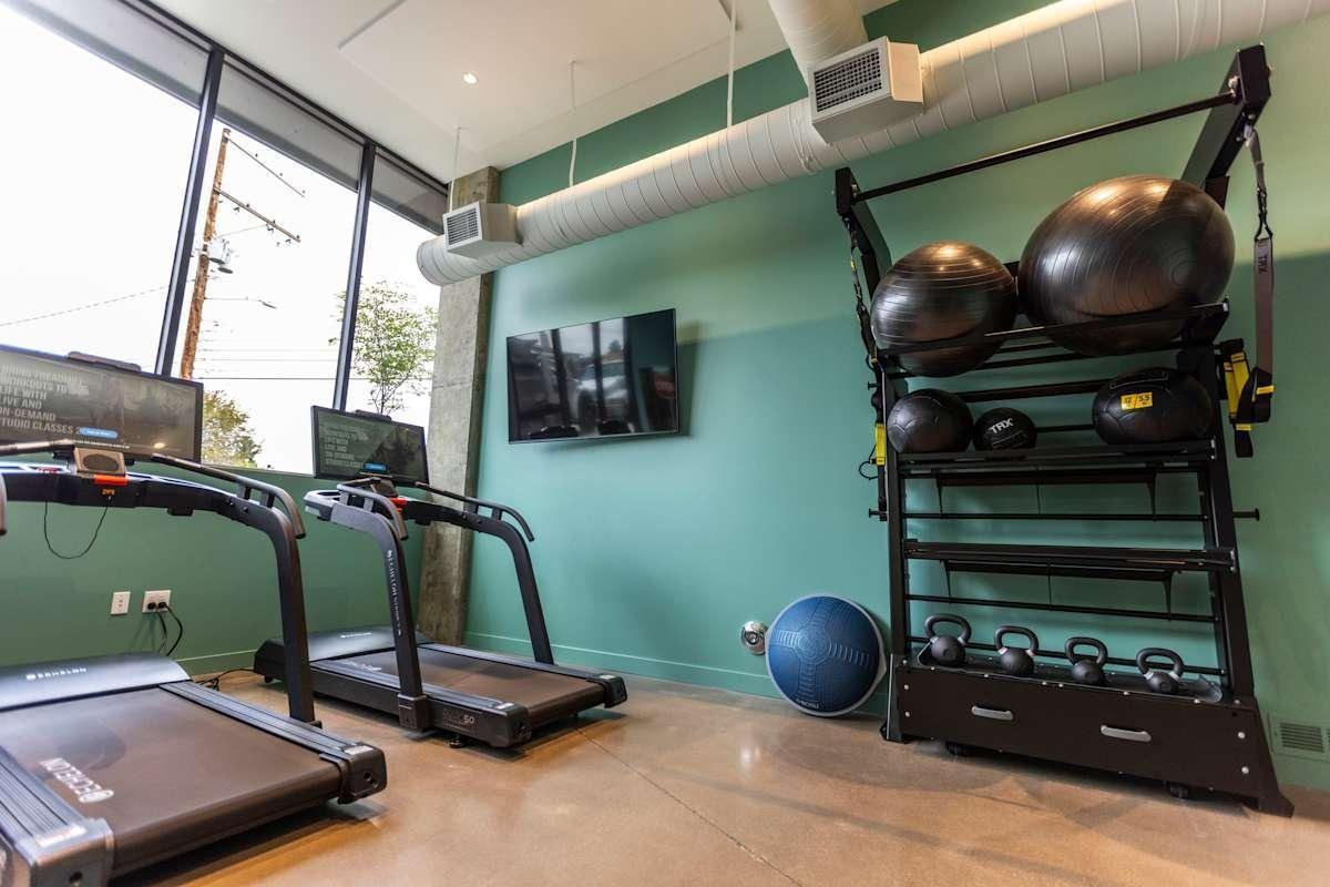 4225 Se Milwaukie Ave - Photo 5 of 40