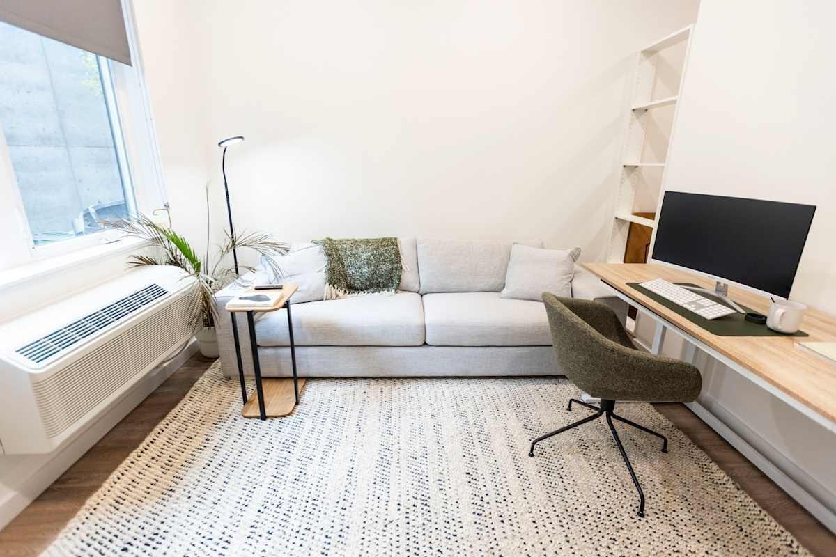 4225 Se Milwaukie Ave