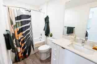 4225 Se Milwaukie Ave - Photo 1 of 1