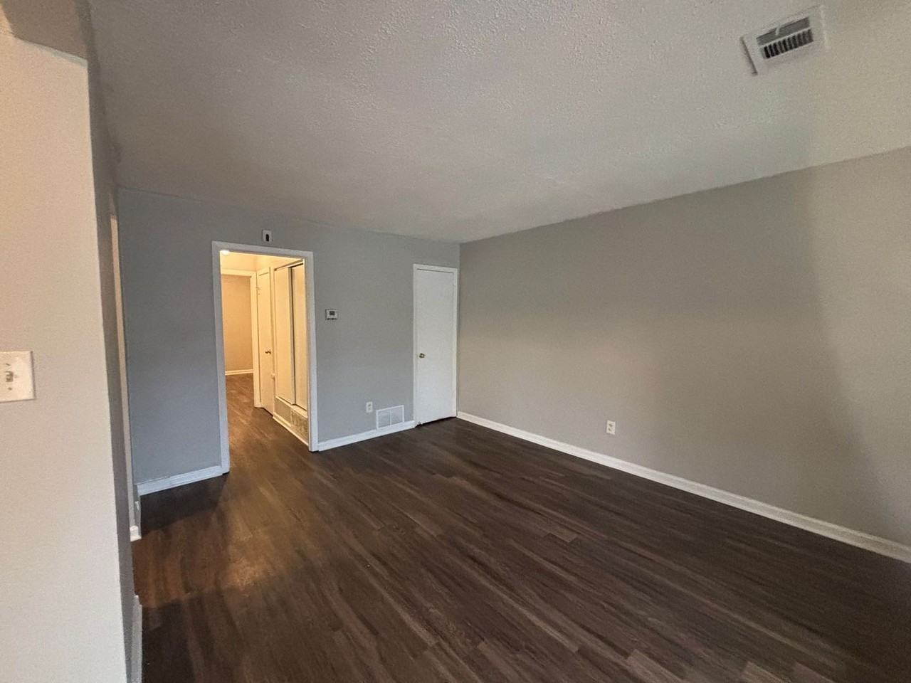 1425 Todds Creek Cv - Photo 3 of 12