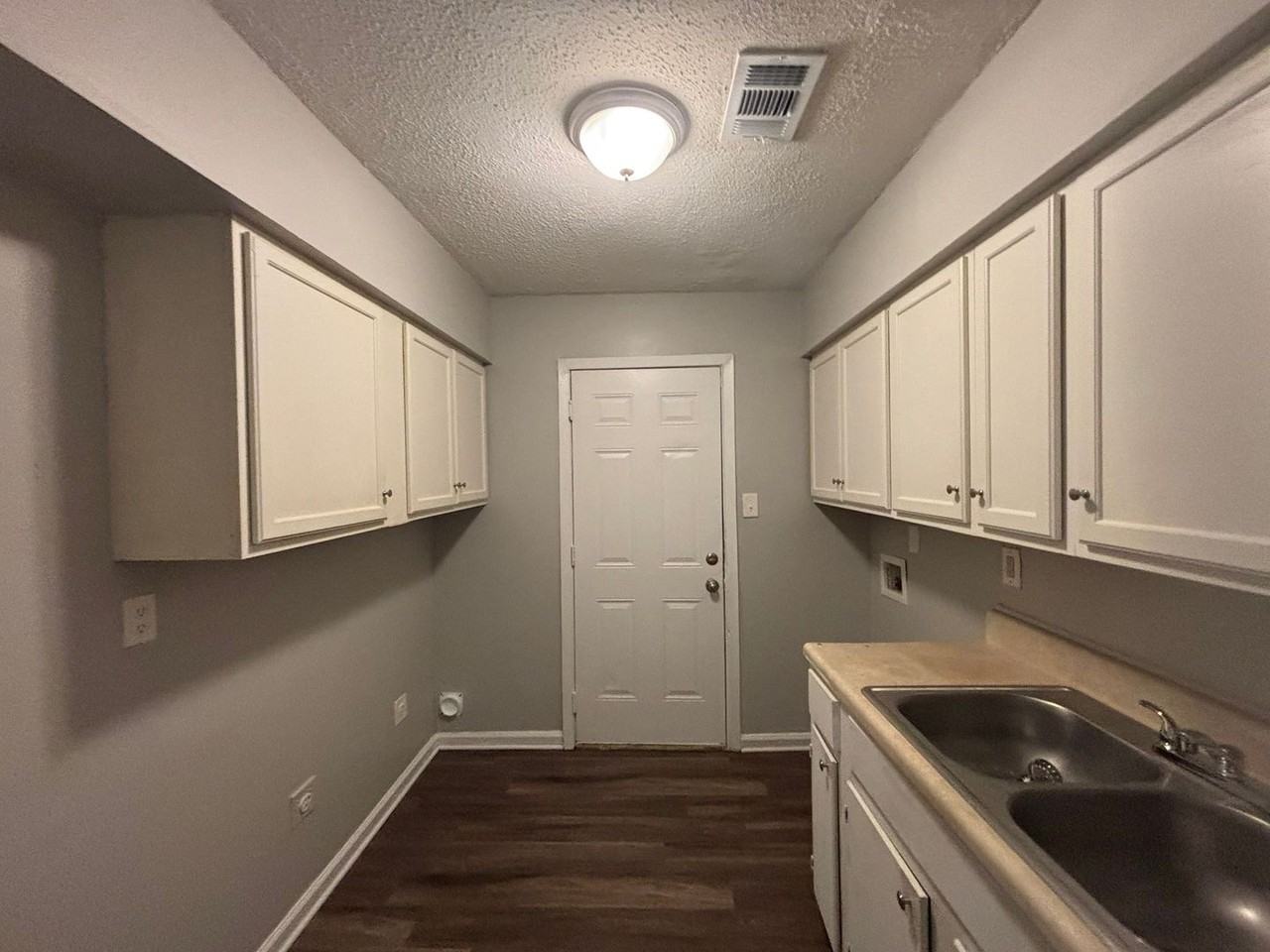 1425 Todds Creek Cv - Photo 5 of 12