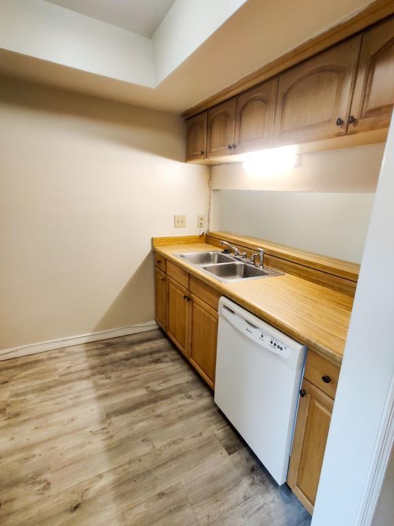 117 Crown Point Circle - Photo 3 of 27