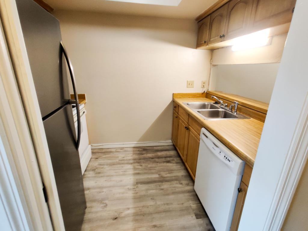 117 Crown Point Circle - Photo 5 of 27