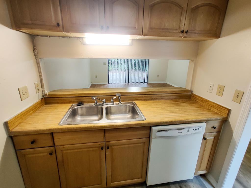 117 Crown Point Circle - Photo 6 of 27