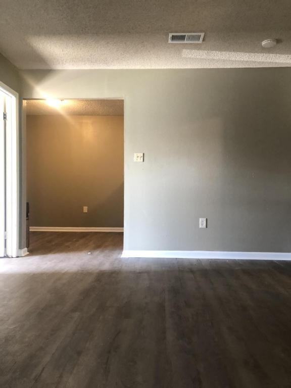 2025 Sherwood Meadow Drive - Photo 2 of 14