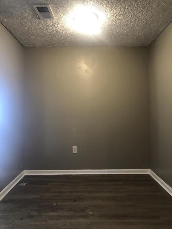 2025 Sherwood Meadow Drive - Photo 4 of 14