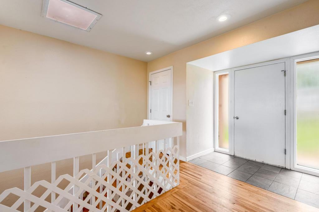 703 Orion Dr - Photo 5 of 35