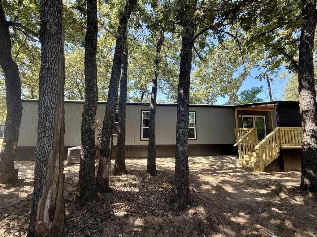 1808 Sheila Dr - Photo 3 of 38