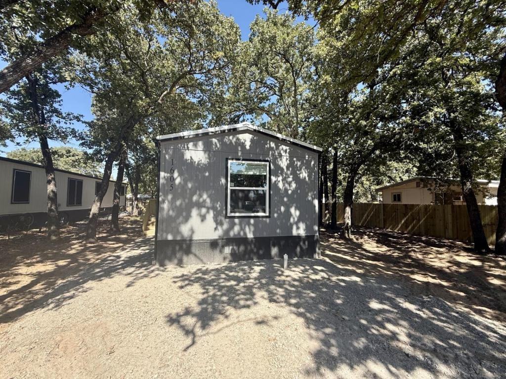 1808 Sheila Dr - Photo 6 of 38