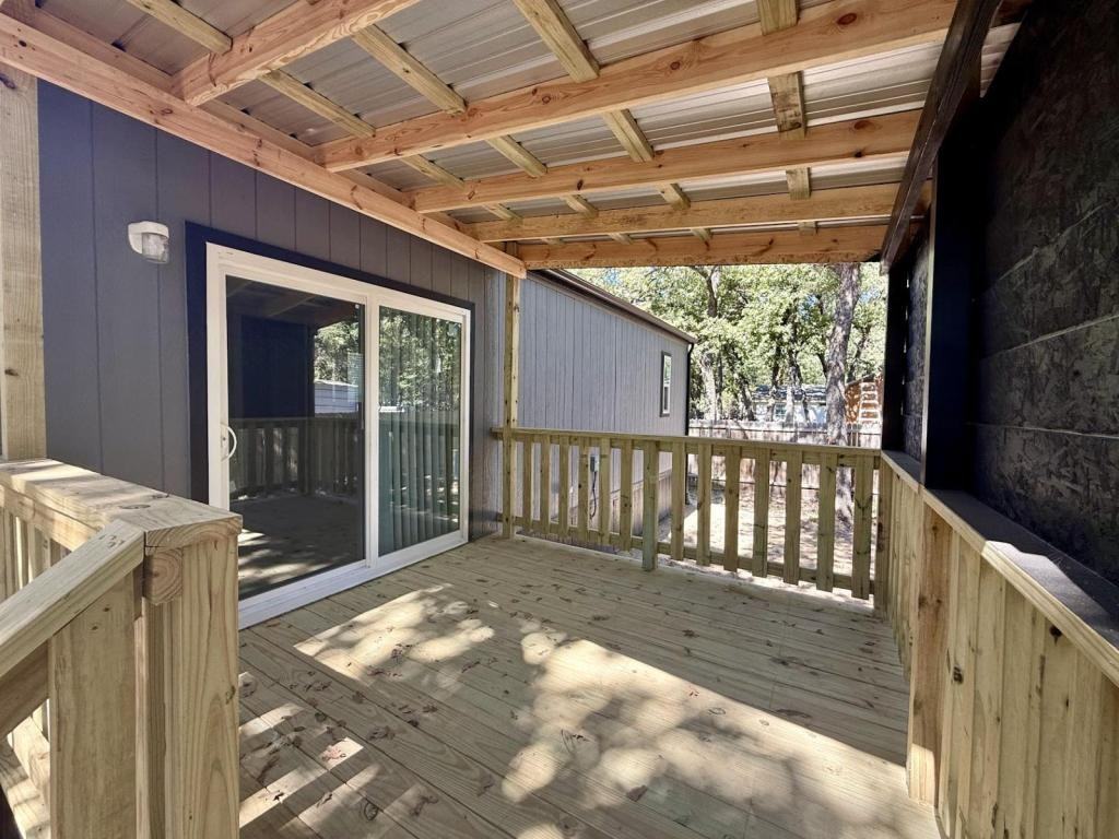 1808 Sheila Dr - Photo 7 of 38
