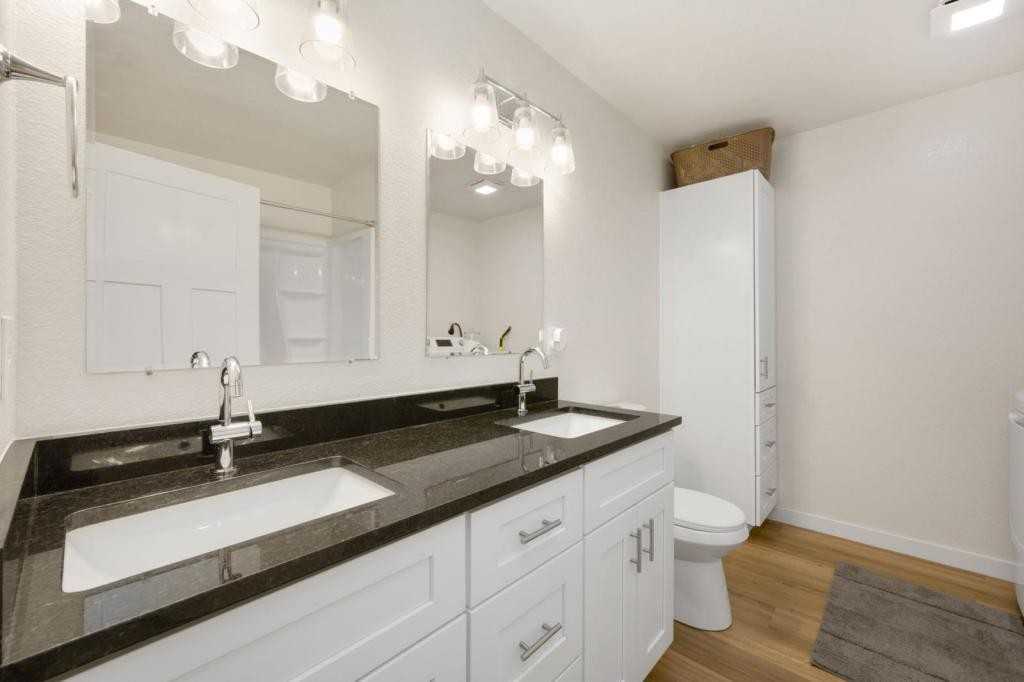 1338 East 7th Street - Photo 7 of 10