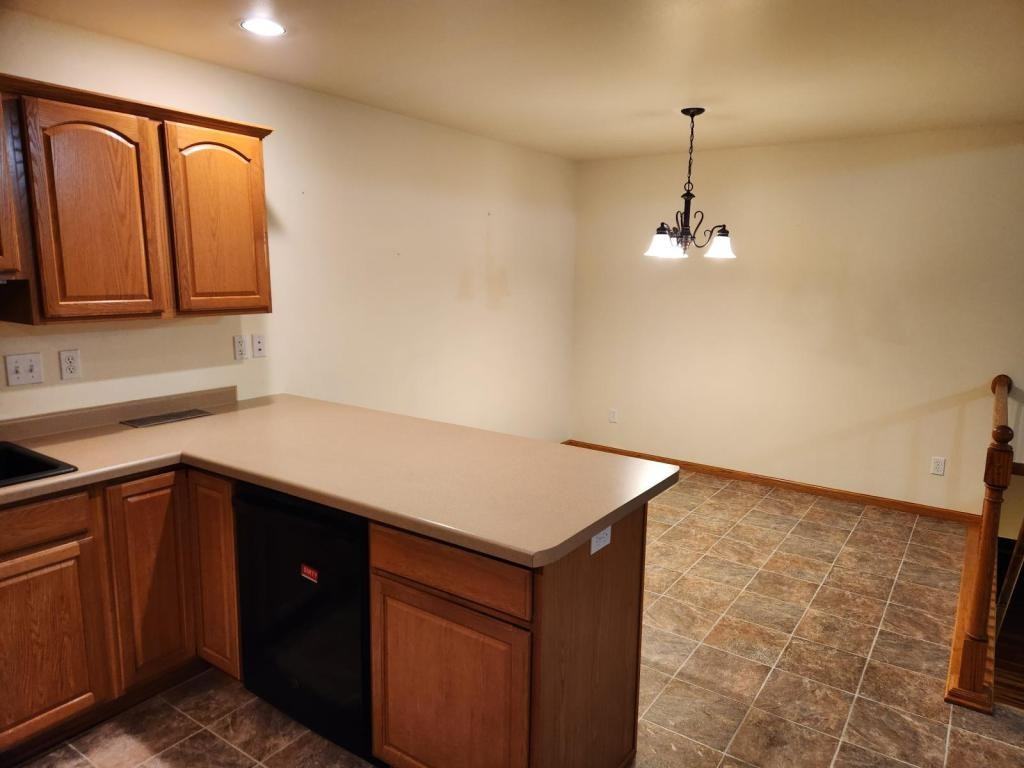 336 Woodridge Pl - Photo 3 of 17