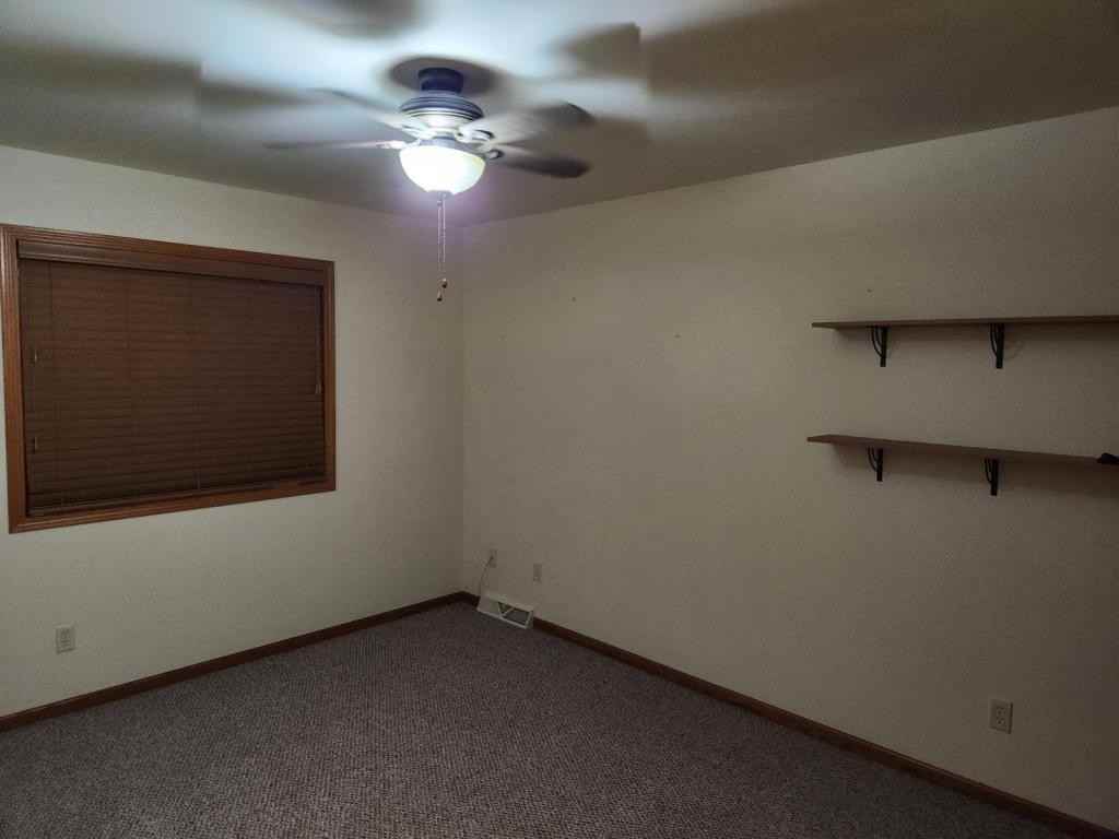 336 Woodridge Pl - Photo 5 of 17