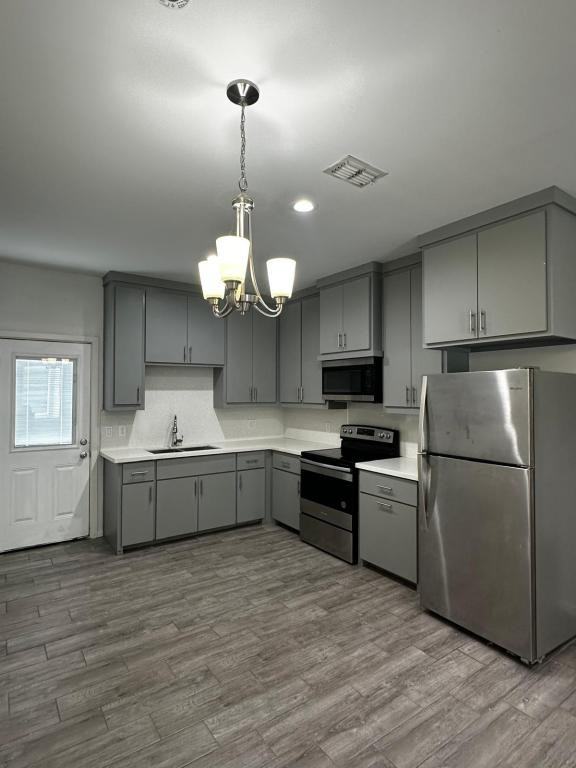 913 N Maryland St - Photo 3 of 9