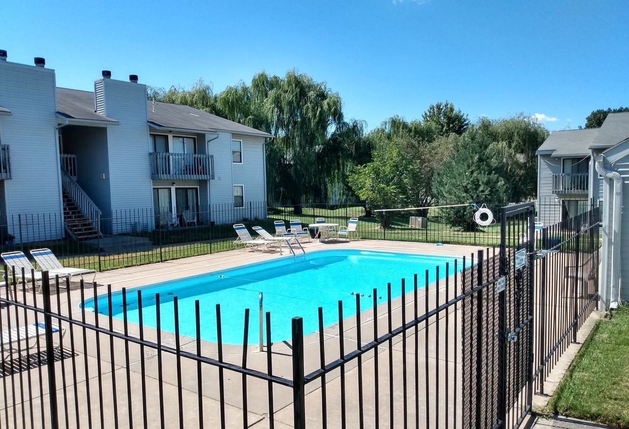 Willow Run Apartments - Photo 2 of 4