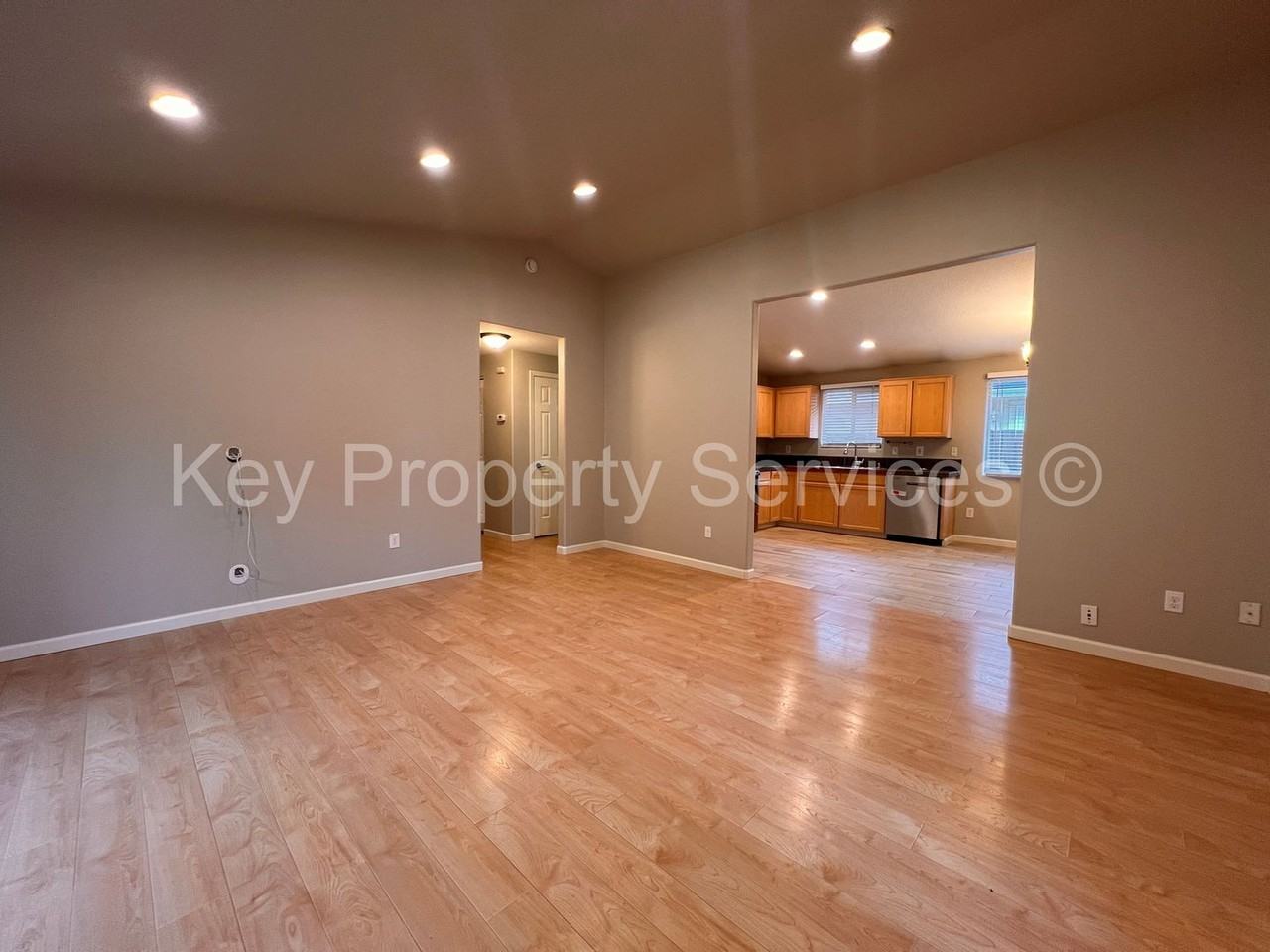 4508 Ne 123rd Ave - Photo 3 of 23