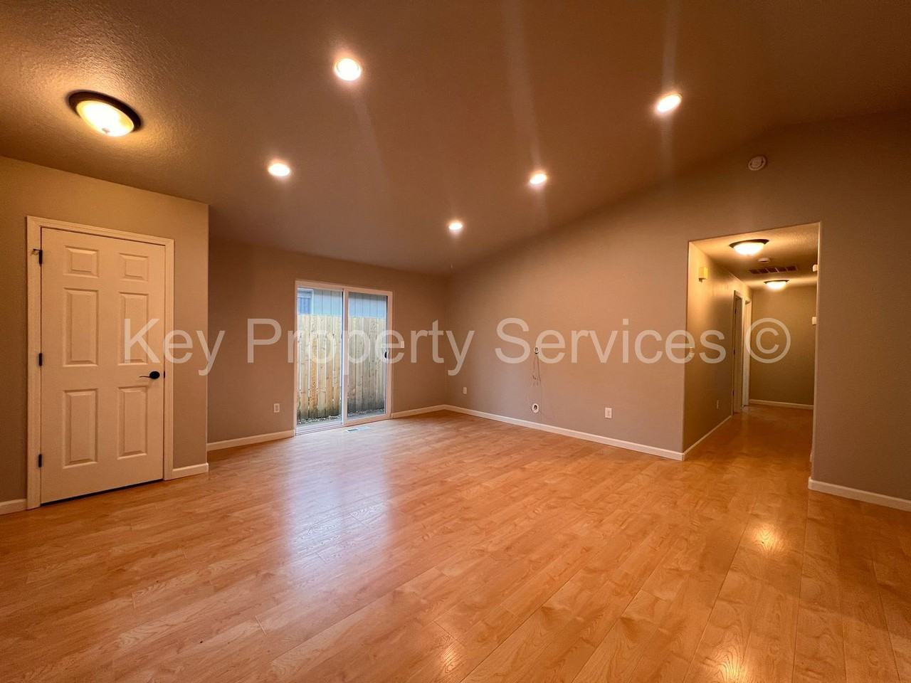 4508 Ne 123rd Ave - Photo 4 of 23