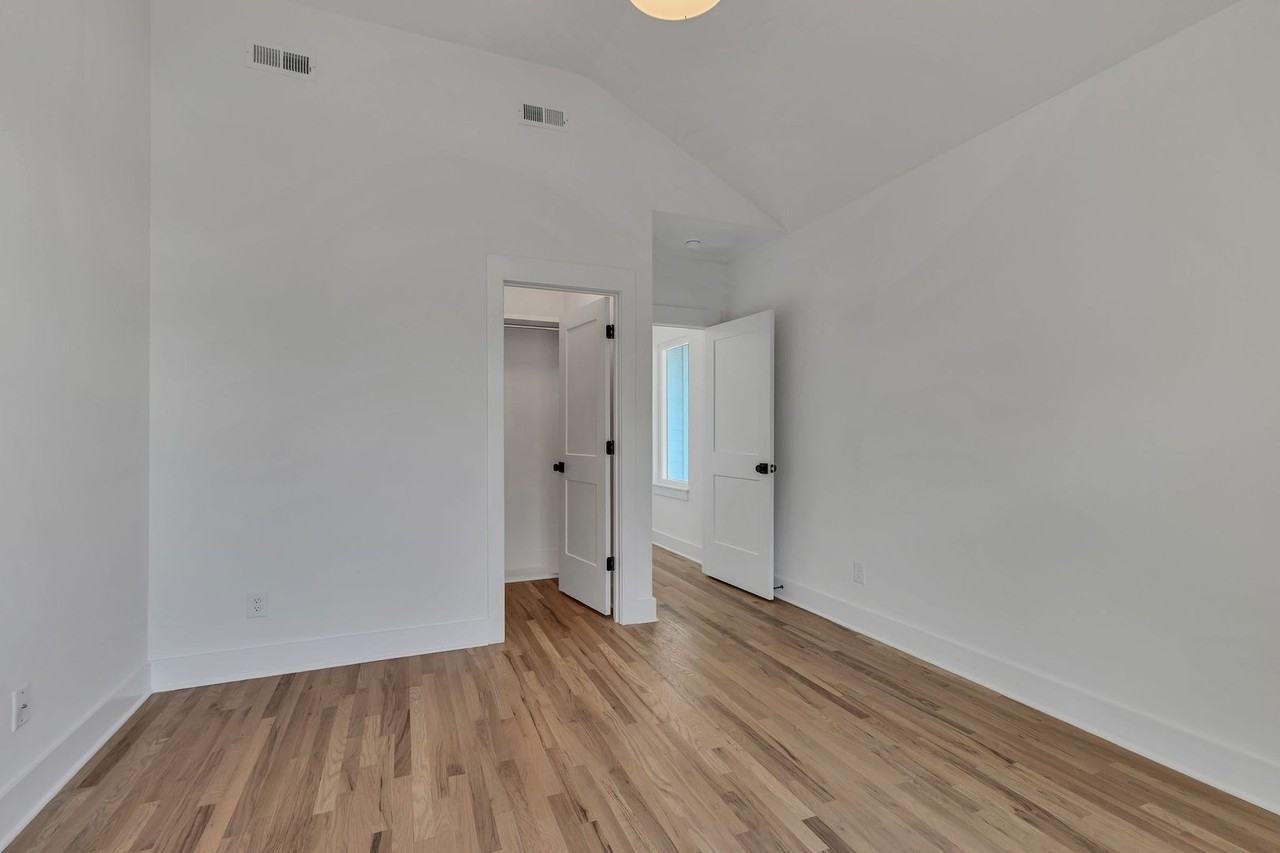 5917 Robertson Ave - Photo 4 of 50