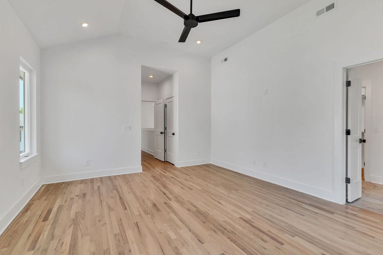 5917 Robertson Ave - Photo 5 of 50