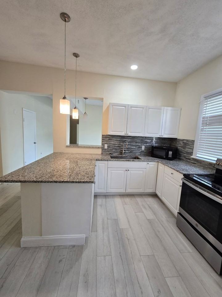 1212 East 25th Avenue - Photo 3 of 18