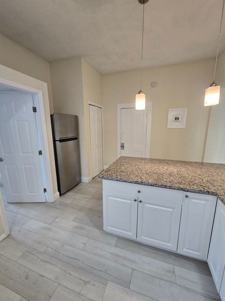 1212 East 25th Avenue - Photo 6 of 18