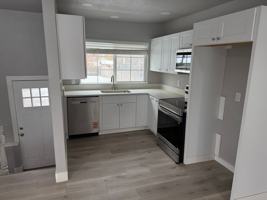 featured image of 2327 Custer Ave