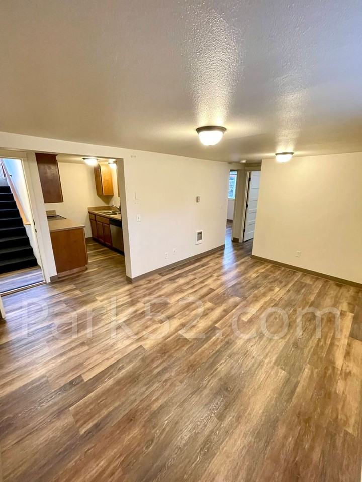 401 N M St #C - Photo 4 of 15