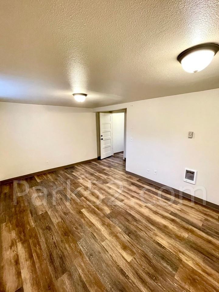 401 N M St #C - Photo 5 of 15