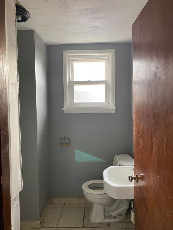 117 S 4th St #2 - Photo 2 of 5