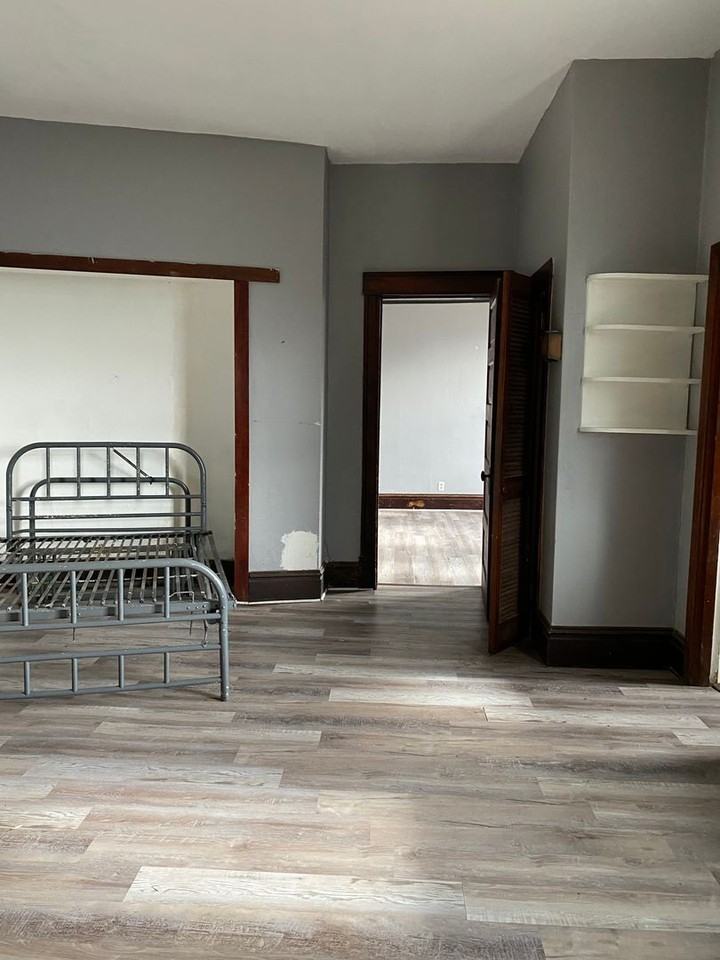 117 S 4th St #2 - Photo 4 of 5