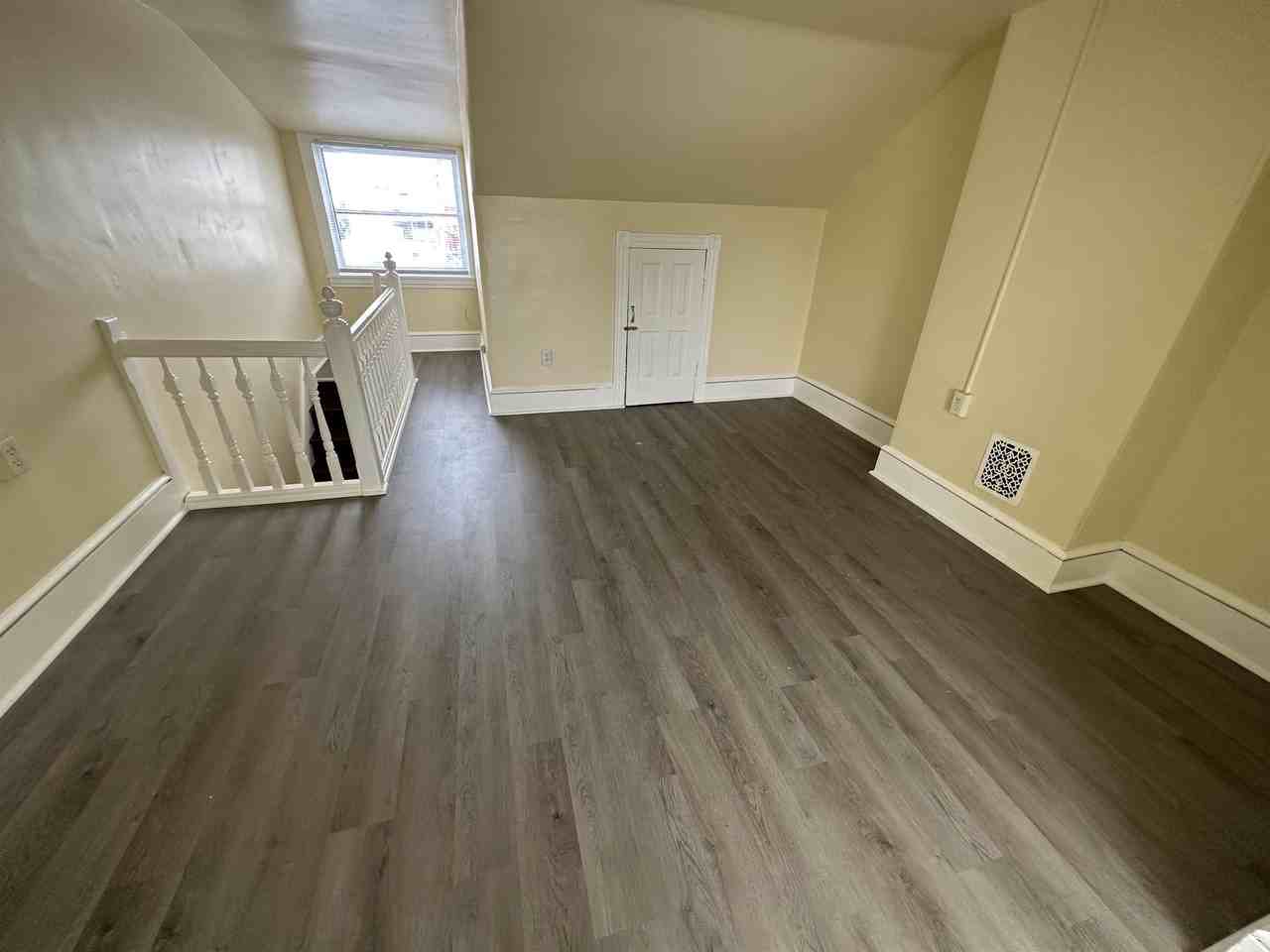 739 Lincoln St - Photo 2 of 20