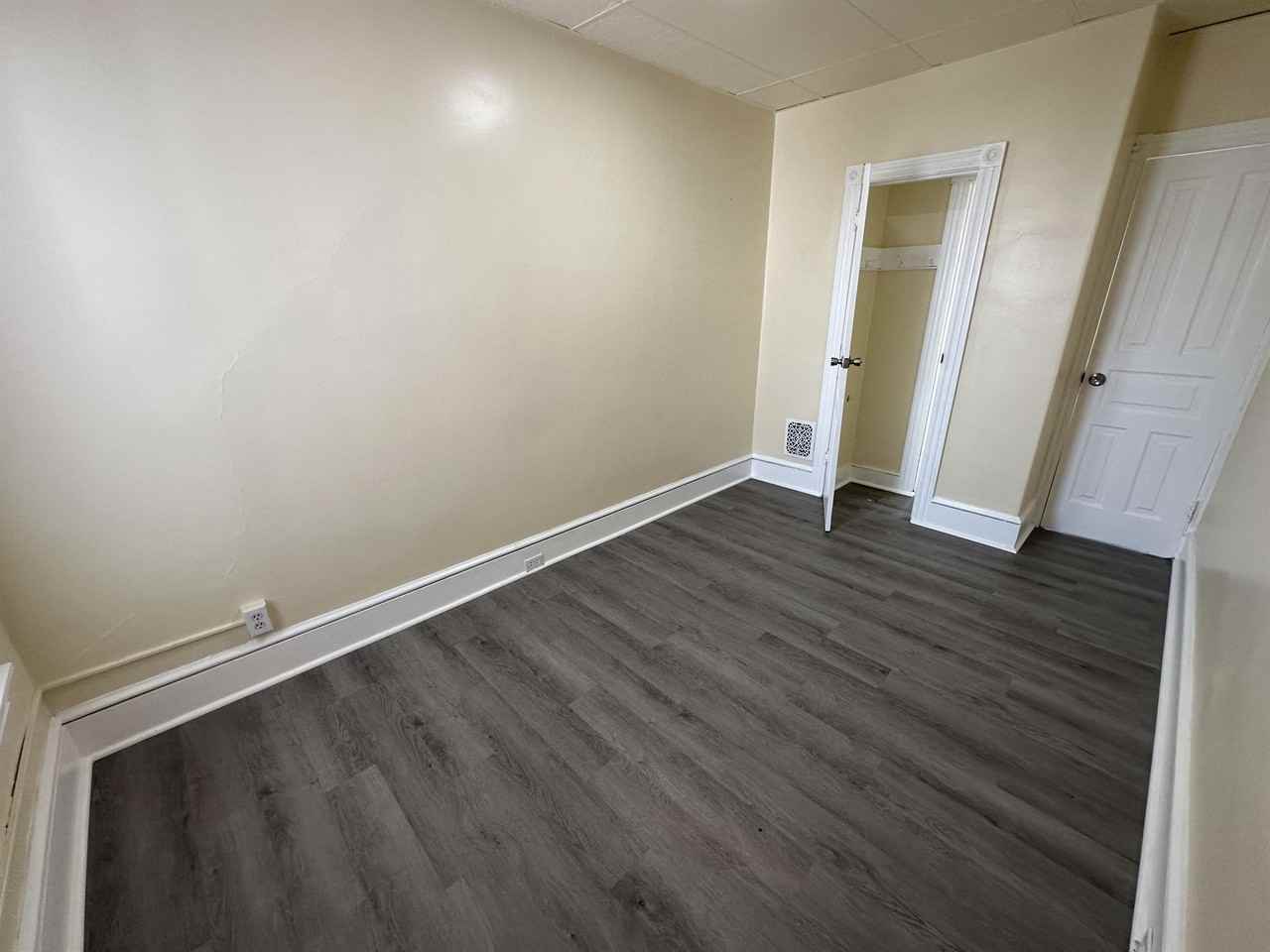 739 Lincoln St - Photo 4 of 20