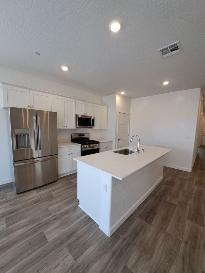 1799 Discovery Rd S - Photo 6 of 36