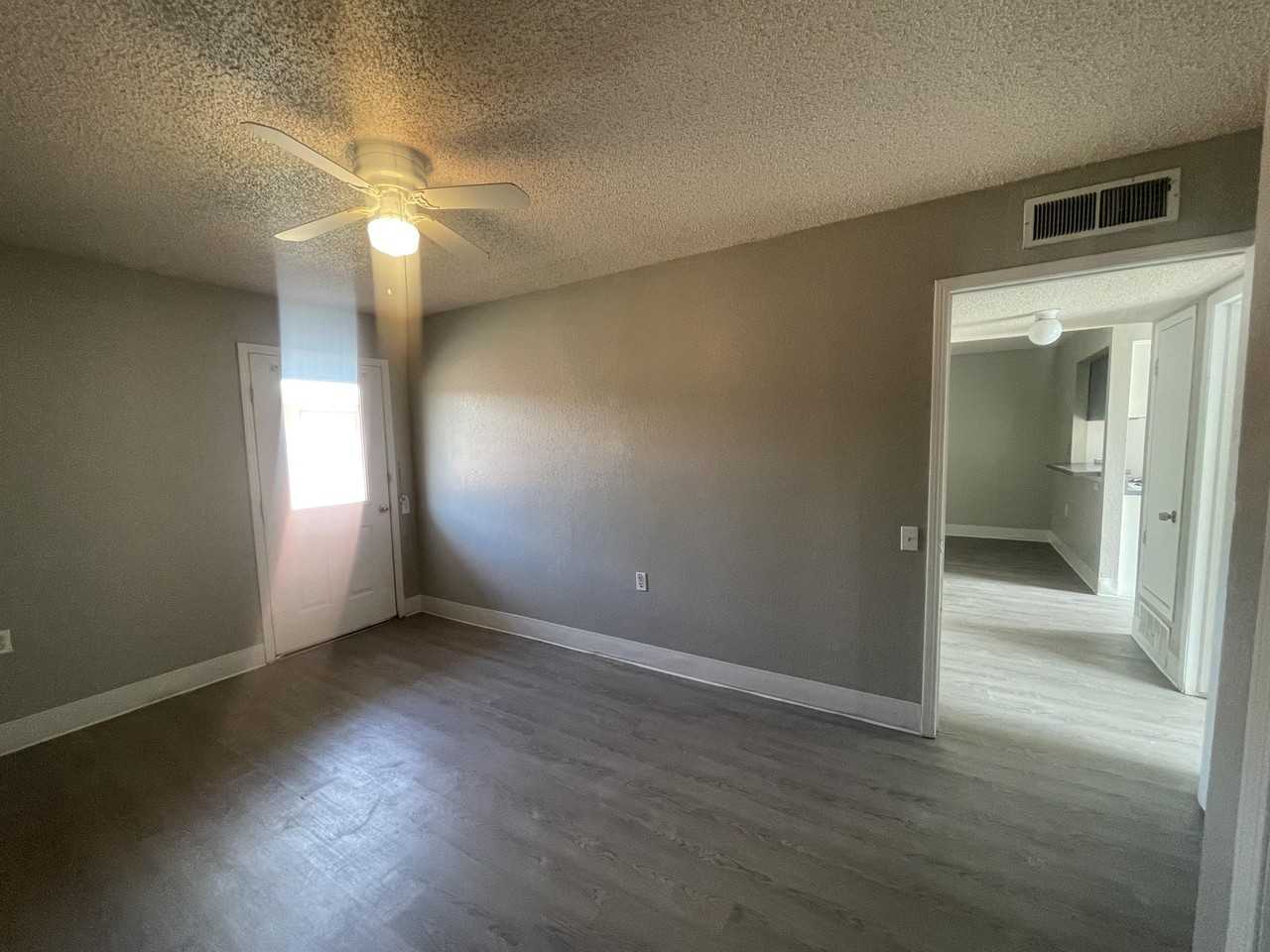 13340 Horizon Blvd #05 - Photo 5 of 8