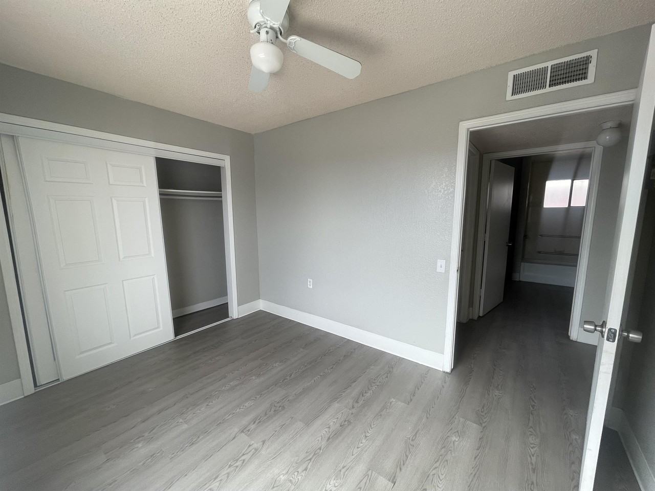 13340 Horizon Blvd #05 - Photo 2 of 8