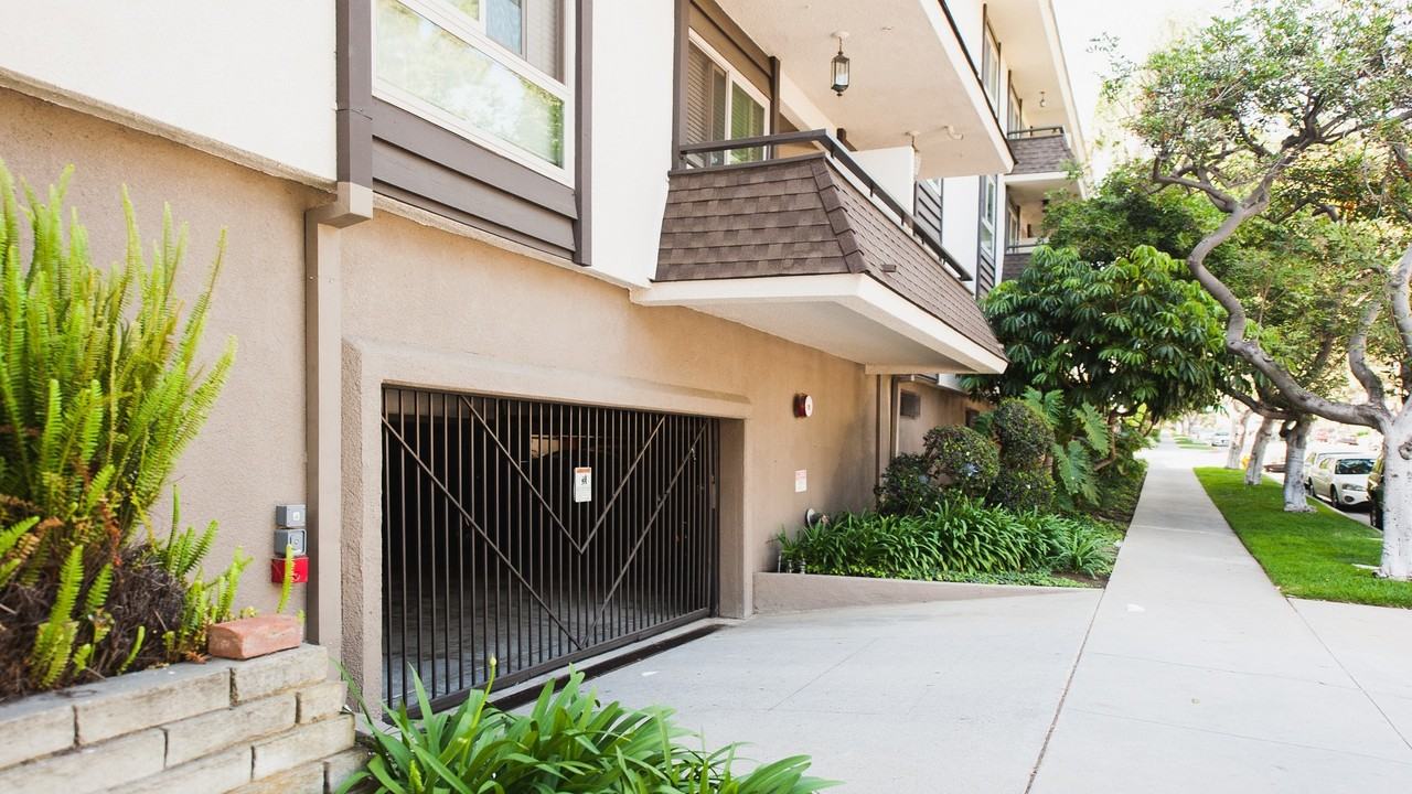 6001 Canterbury Drive #104