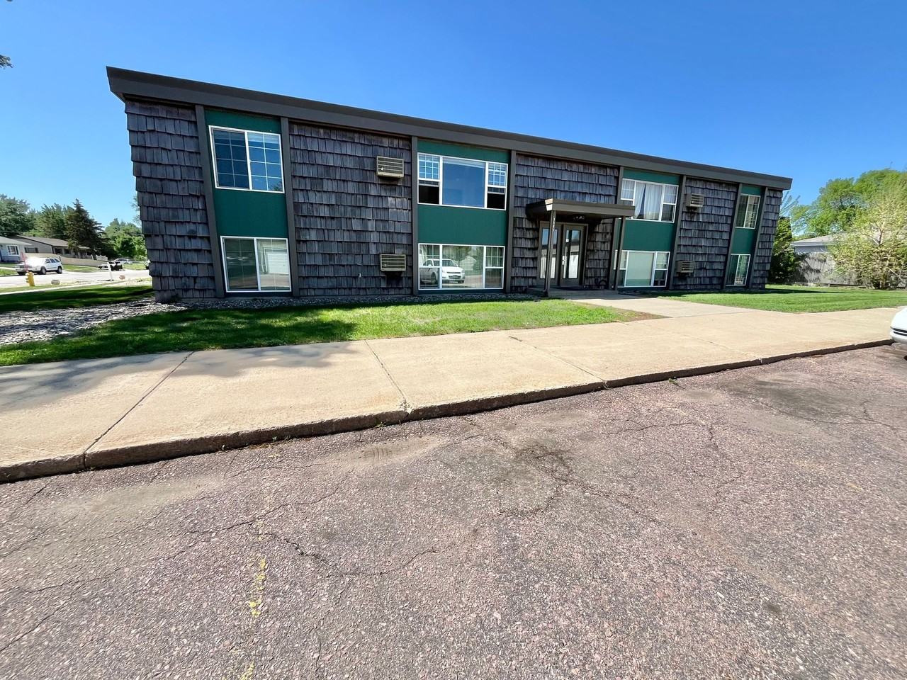 3505 S. Hawthorne Apartments - Photo 3 of 17