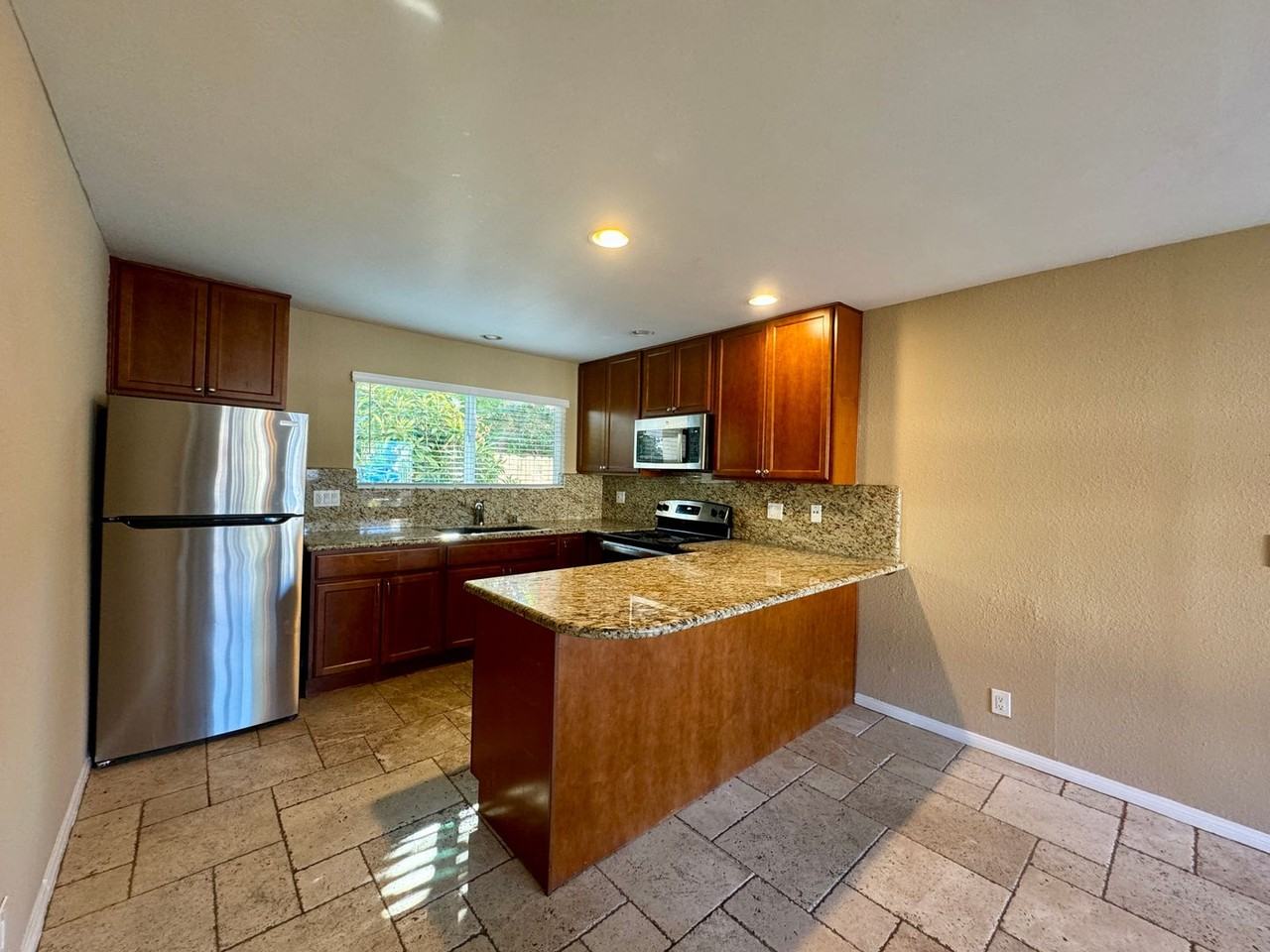 Spacious Remodeled Apartments With parking and Air conditioning - Photo 7 of 22