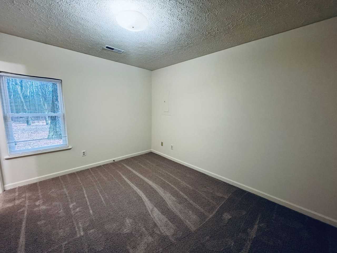 205 Wiggington Rd - Photo 6 of 14