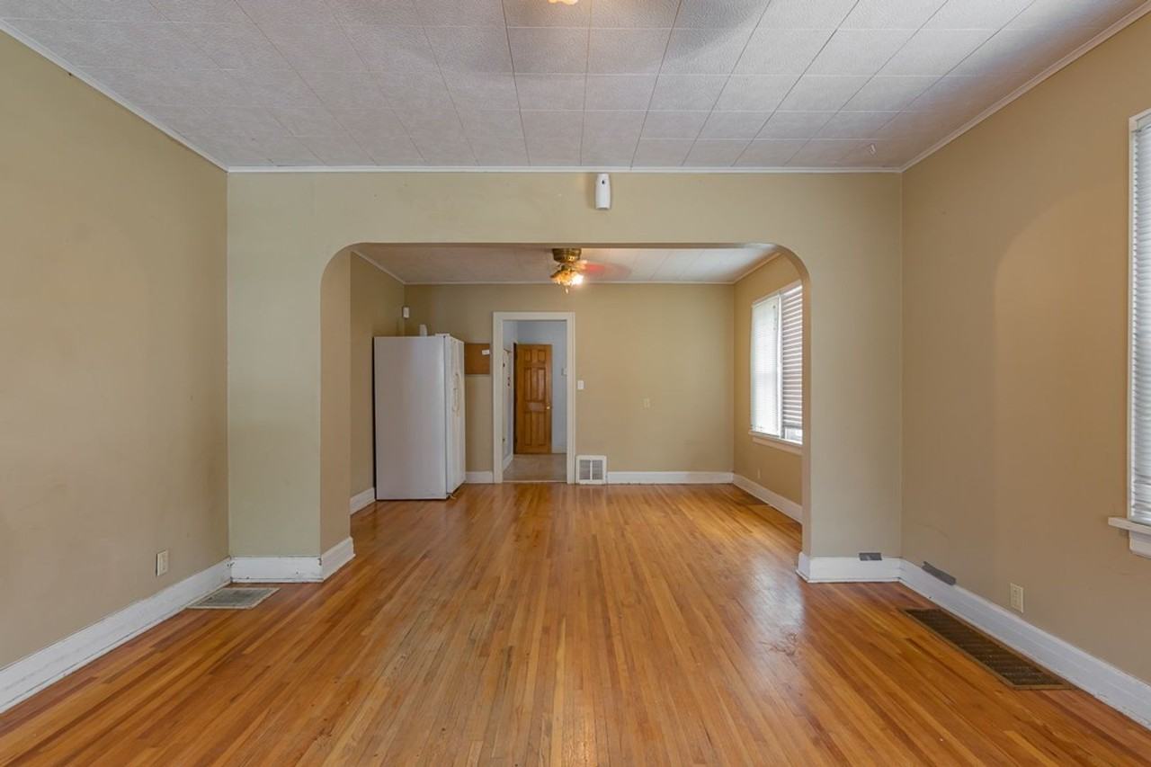 220 W Madison St - Photo 3 of 16