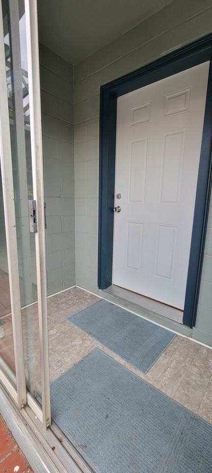 2240 Ferry St - Photo 4 of 29