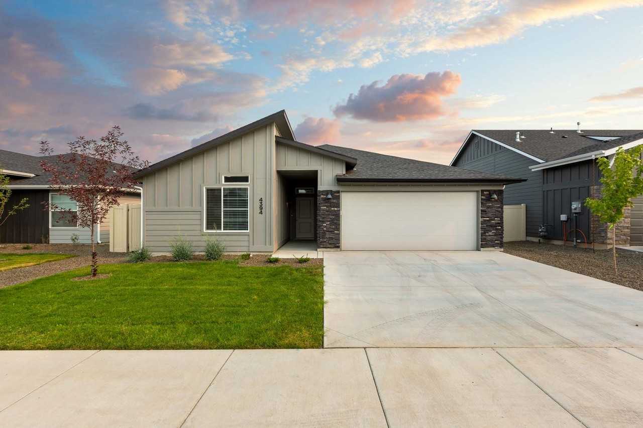 4394 W Sunny Cove St